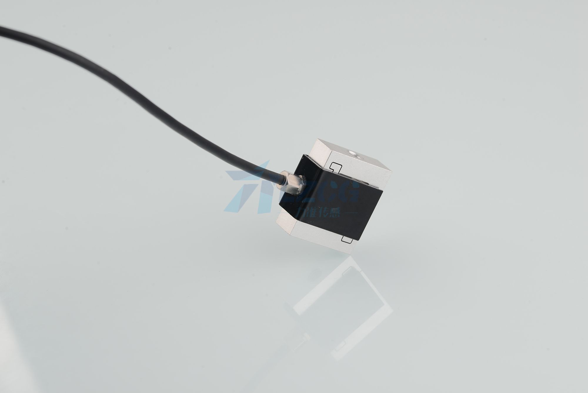 壓力傳感器應(yīng)該被許多人使用(圖1) DSC_6922.JPG